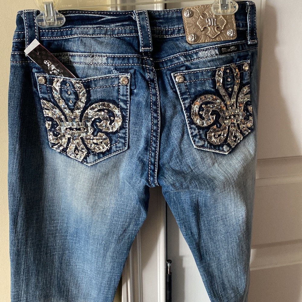 New with tags Miss Me bling pocket jeans-size 27